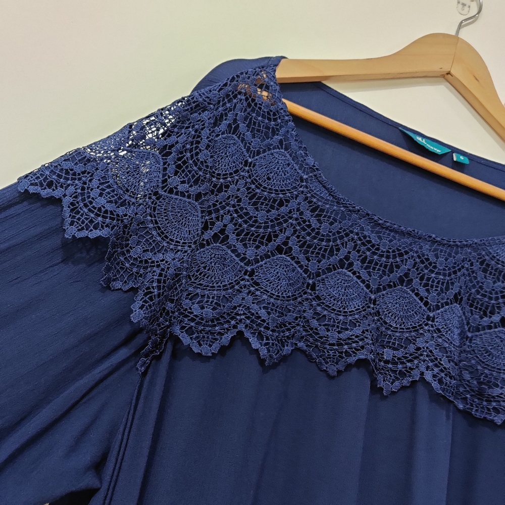 (NWOT) Lace Top - Picture 4 of 8